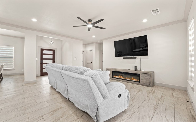 2711 Starling Dr, Midland, TX 79706, 4 Habitaciones Habitaciones , ,3 BañosBaños,Residential,En Venta,2711 Starling Dr,0,50085143