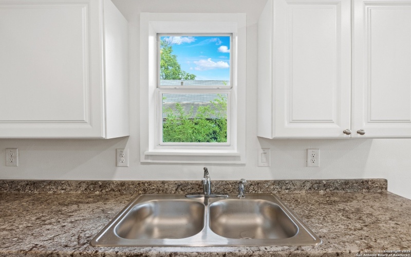 1502 Menchaca, San Antonio, TX 78207, 3 Habitaciones Habitaciones , ,2 BañosBaños,Residential,En Venta,1502 Menchaca,0,1898741