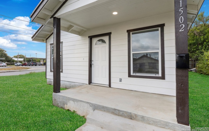 1502 Menchaca, San Antonio, TX 78207, 3 Habitaciones Habitaciones , ,2 BañosBaños,Residential,En Venta,1502 Menchaca,0,1898741
