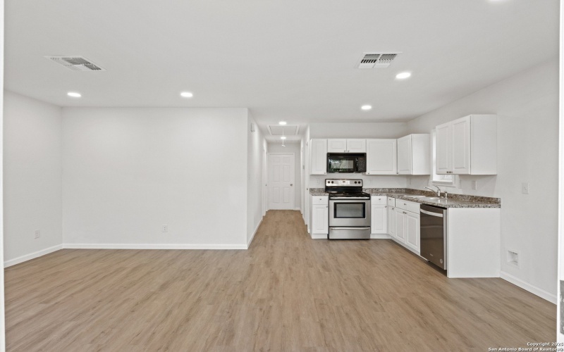 1502 Menchaca, San Antonio, TX 78207, 3 Habitaciones Habitaciones , ,2 BañosBaños,Residential,En Venta,1502 Menchaca,0,1898741