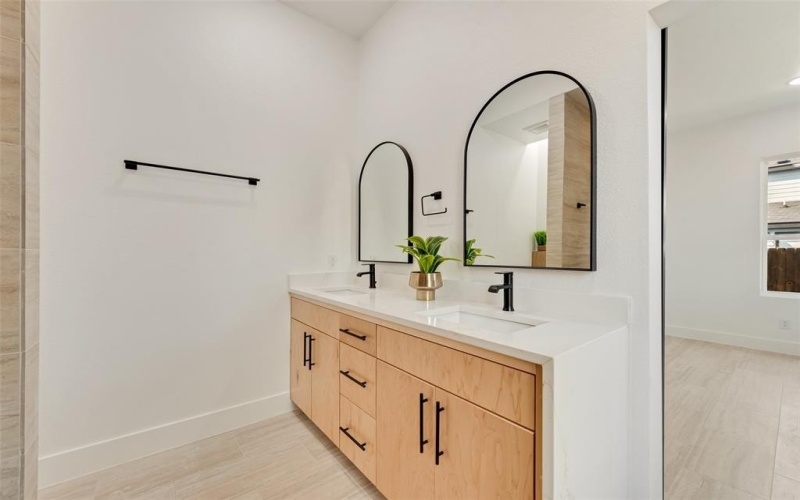 921 Bessie Street, Fort Worth, TX 76104, 4 Bedrooms Bedrooms, ,3 BathroomsBathrooms,Residential,For Sale,921 Bessie Street,0,21053416