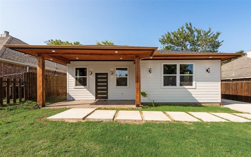 921 Bessie Street, Fort Worth, TX 76104, 4 Bedrooms Bedrooms, ,3 BathroomsBathrooms,Residential,For Sale,921 Bessie Street,0,21053416