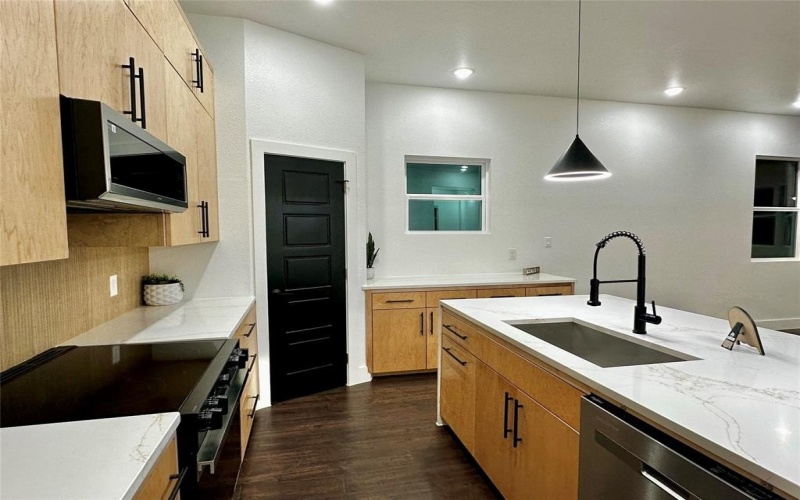 921 Bessie Street, Fort Worth, TX 76104, 4 Bedrooms Bedrooms, ,3 BathroomsBathrooms,Residential,For Sale,921 Bessie Street,0,21053416