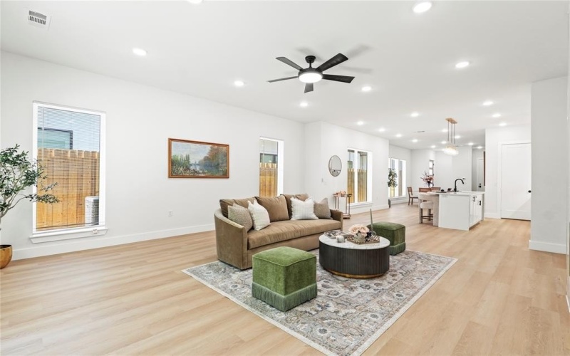 5109 Hohen Avenue, Dallas, TX 75215, 3 Bedrooms Bedrooms, ,3 BathroomsBathrooms,Residential,For Sale,5109 Hohen Avenue,0,21053418