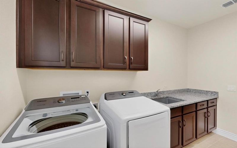 12704 Golden Rock Drive, Denton, TX 76207, 2 Bedrooms Bedrooms, ,2 BathroomsBathrooms,Residential,For Sale,12704 Golden Rock Drive,0,21053422