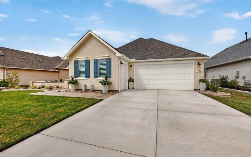 12704 Golden Rock Drive, Denton, TX 76207, 2 Bedrooms Bedrooms, ,2 BathroomsBathrooms,Residential,For Sale,12704 Golden Rock Drive,0,21053422