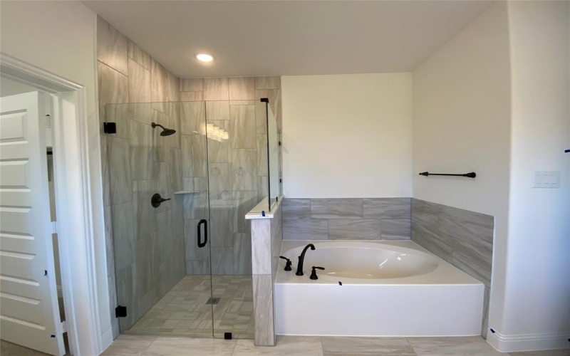 310 Devonshire Drive, Greenville, TX 75401, 5 Habitaciones Habitaciones , ,5 BañosBaños,Residential,En Venta,310 Devonshire Drive,0,21053498