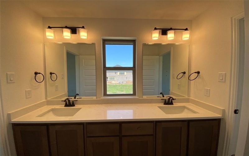 310 Devonshire Drive, Greenville, TX 75401, 5 Habitaciones Habitaciones , ,5 BañosBaños,Residential,En Venta,310 Devonshire Drive,0,21053498