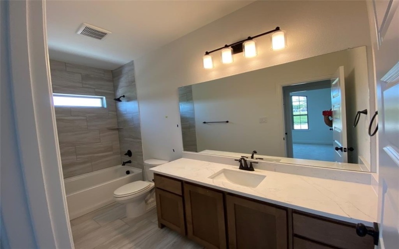 310 Devonshire Drive, Greenville, TX 75401, 5 Habitaciones Habitaciones , ,5 BañosBaños,Residential,En Venta,310 Devonshire Drive,0,21053498