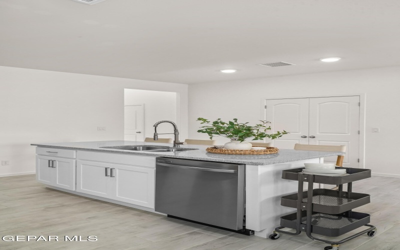 1221 Irish Summer Place, El Paso, TX 79928, 3 Habitaciones Habitaciones , ,1 BañoBaños,Residential,En Venta,1221 Irish Summer Place,0,929896