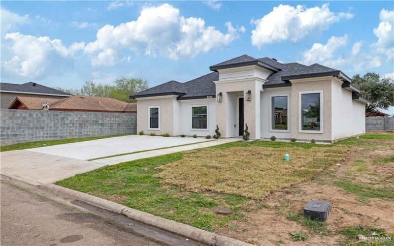 2304 Crimson Avenue, Mission, TX 78574, 4 Habitaciones Habitaciones , ,2 BañosBaños,Residential,En Venta,2304 Crimson Avenue,0,480379