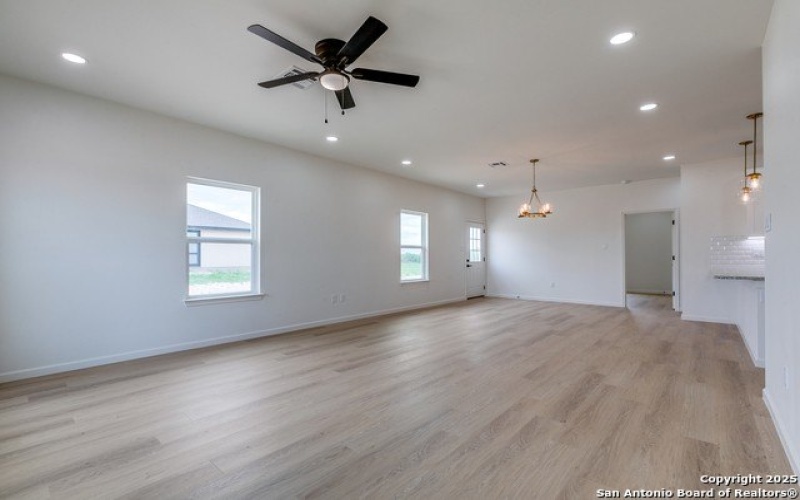 141 Camino Verde Ct, La Vernia, TX 78121, 3 Habitaciones Habitaciones , ,2 BañosBaños,Residential,En Venta,141 Camino Verde Ct,0,1863298