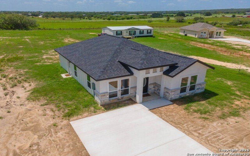 141 Camino Verde Ct, La Vernia, TX 78121, 3 Habitaciones Habitaciones , ,2 BañosBaños,Residential,En Venta,141 Camino Verde Ct,0,1863298