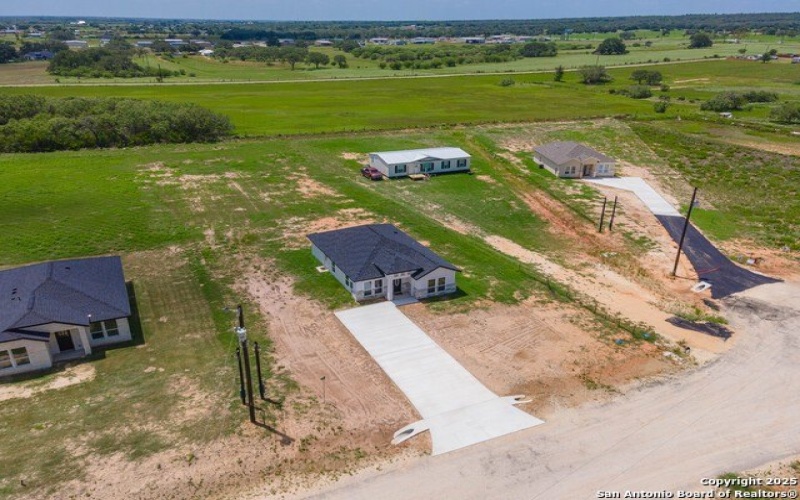 141 Camino Verde Ct, La Vernia, TX 78121, 3 Habitaciones Habitaciones , ,2 BañosBaños,Residential,En Venta,141 Camino Verde Ct,0,1863298