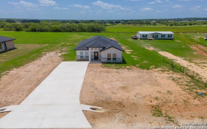 141 Camino Verde Ct, La Vernia, TX 78121, 3 Habitaciones Habitaciones , ,2 BañosBaños,Residential,En Venta,141 Camino Verde Ct,0,1863298
