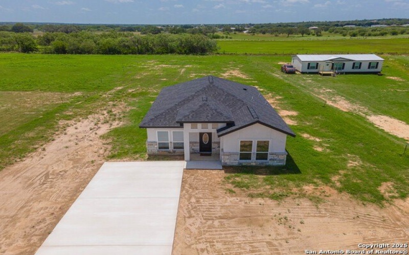 141 Camino Verde Ct, La Vernia, TX 78121, 3 Habitaciones Habitaciones , ,2 BañosBaños,Residential,En Venta,141 Camino Verde Ct,0,1863298