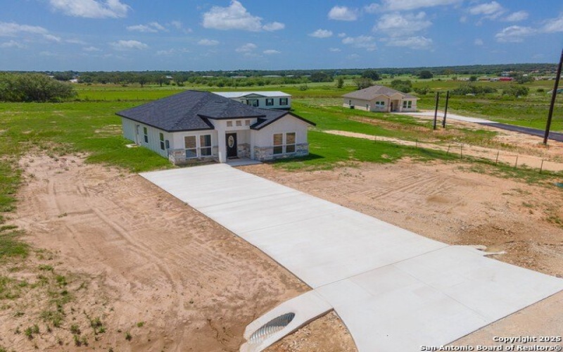 141 Camino Verde Ct, La Vernia, TX 78121, 3 Habitaciones Habitaciones , ,2 BañosBaños,Residential,En Venta,141 Camino Verde Ct,0,1863298