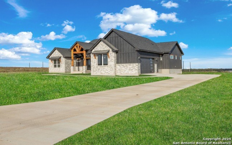 131 Sunset, La Vernia, TX 78121, 5 Bedrooms Bedrooms, ,3 BathroomsBathrooms,Residential,For Sale,131 Sunset,0,1898818