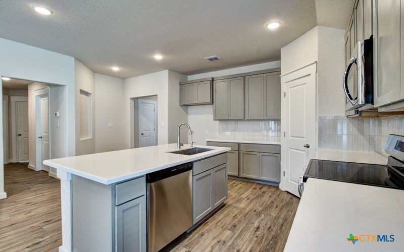 943 Cloud Sky Road, New Braunfels, TX 78130, 4 Habitaciones Habitaciones , ,2 BañosBaños,Residential,En Venta,943 Cloud Sky Road,0,592044