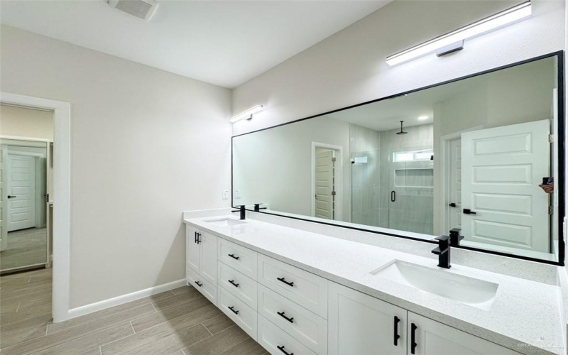 8042 50th Street, McAllen, TX 78504, 3 Habitaciones Habitaciones , ,2 BañosBaños,Residential,En Venta,8042 50th Street,0,480358