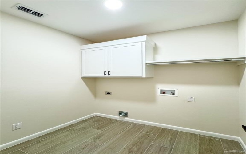 8042 50th Street, McAllen, TX 78504, 3 Habitaciones Habitaciones , ,2 BañosBaños,Residential,En Venta,8042 50th Street,0,480358
