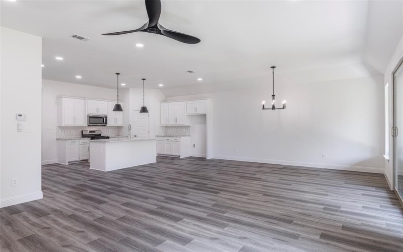 140 Cottonwood Street, Fort Worth, TX 76111, 3 Bedrooms Bedrooms, ,2 BathroomsBathrooms,Residential,For Sale,140 Cottonwood Street,0,20858649