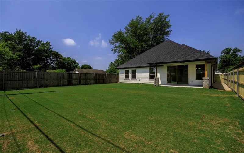 140 Cottonwood Street, Fort Worth, TX 76111, 3 Bedrooms Bedrooms, ,2 BathroomsBathrooms,Residential,For Sale,140 Cottonwood Street,0,20858649