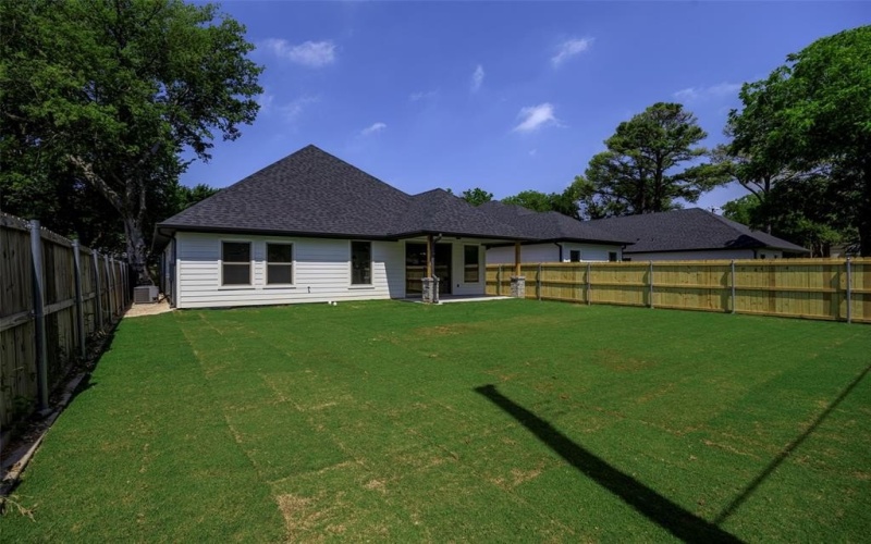 140 Cottonwood Street, Fort Worth, TX 76111, 3 Bedrooms Bedrooms, ,2 BathroomsBathrooms,Residential,For Sale,140 Cottonwood Street,0,20858649
