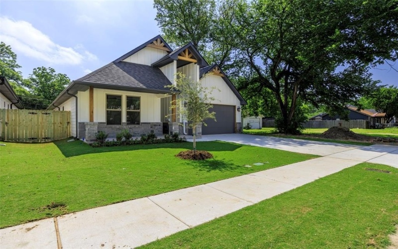 140 Cottonwood Street, Fort Worth, TX 76111, 3 Bedrooms Bedrooms, ,2 BathroomsBathrooms,Residential,For Sale,140 Cottonwood Street,0,20858649