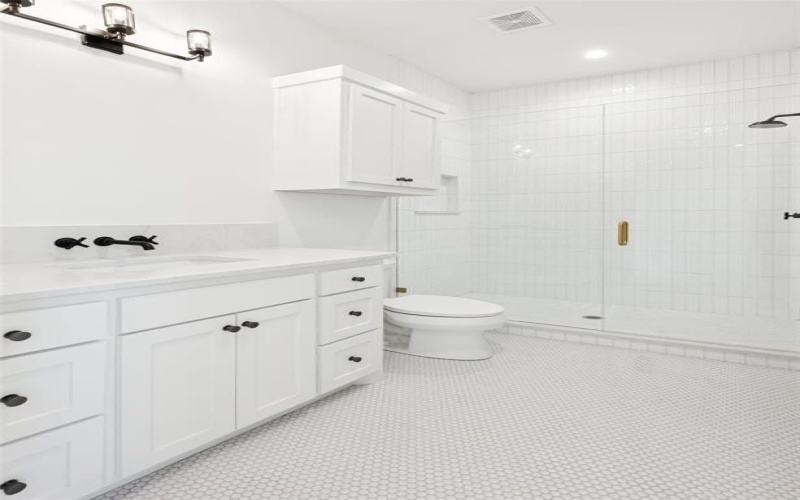 2113 Tranquil Court, Keller, TX 76262, 9 Bedrooms Bedrooms, ,9 BathroomsBathrooms,Residential,For Sale,2113 Tranquil Court,0,21031570