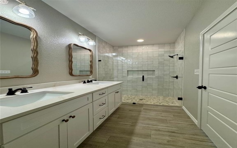 2300 Angelina Street, Granbury, TX 76048, 3 Habitaciones Habitaciones , ,2 BañosBaños,Residential,En Venta,2300 Angelina Street,0,21039636
