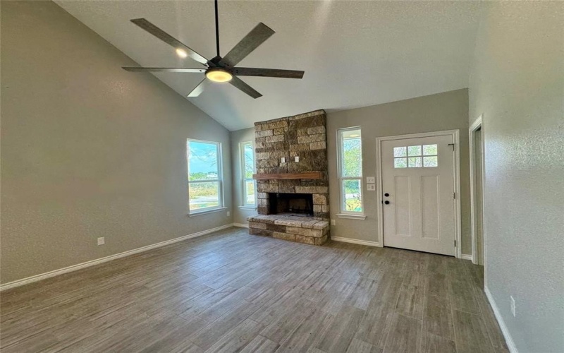 2300 Angelina Street, Granbury, TX 76048, 3 Habitaciones Habitaciones , ,2 BañosBaños,Residential,En Venta,2300 Angelina Street,0,21039636