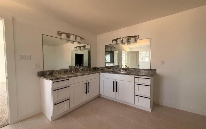 504 BELLAIRE Circle, Mineral Wells, TX 76067, 4 Habitaciones Habitaciones , ,2 BañosBaños,Residential,En Venta,504 BELLAIRE Circle,0,21045894