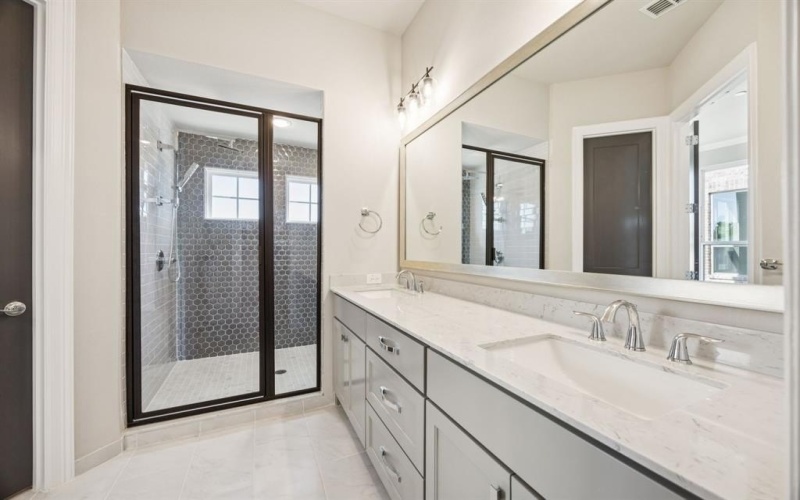 305 Sunset Lane #102, Fort Worth, TX 76114, 3 Bedrooms Bedrooms, ,2 BathroomsBathrooms,Residential,For Sale,305 Sunset Lane,0,21047526