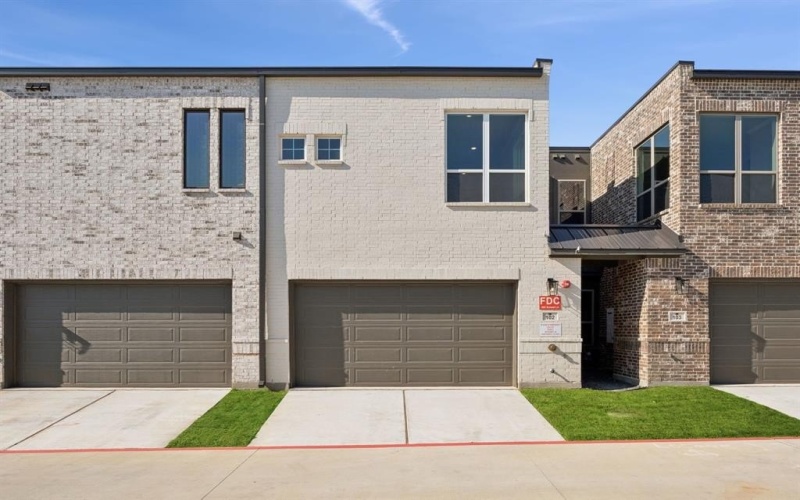 305 Sunset Lane #102, Fort Worth, TX 76114, 3 Bedrooms Bedrooms, ,2 BathroomsBathrooms,Residential,For Sale,305 Sunset Lane,0,21047526