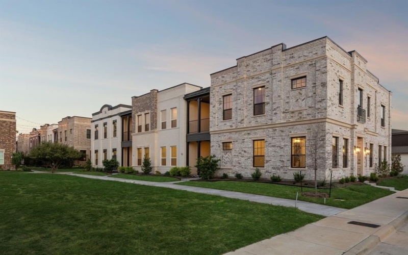 305 Sunset Lane #103, Fort Worth, TX 76114, 3 Bedrooms Bedrooms, ,2 BathroomsBathrooms,Residential,For Sale,305 Sunset Lane,0,21047536