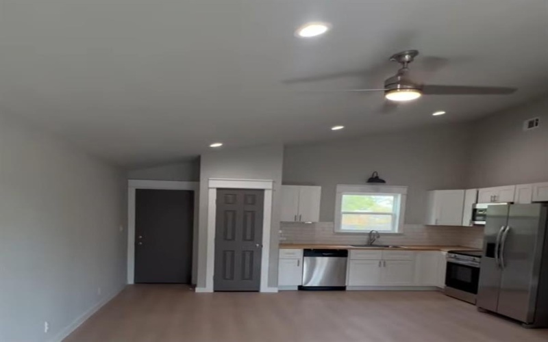 2712 1st Street, Brownwood, TX 76801, 2 Bedrooms Bedrooms, ,1 BathroomBathrooms,Residential,For Sale,2712 1st Street,0,21048358