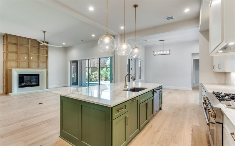 3845 Van Ness Lane, Dallas, TX 75220, 6 Bedrooms Bedrooms, ,6 BathroomsBathrooms,Residential,For Sale,3845 Van Ness Lane,0,21050957