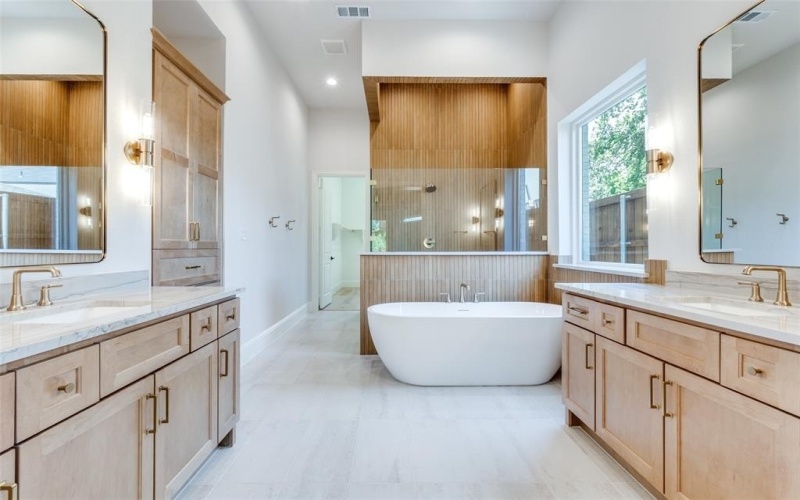 3845 Van Ness Lane, Dallas, TX 75220, 6 Bedrooms Bedrooms, ,6 BathroomsBathrooms,Residential,For Sale,3845 Van Ness Lane,0,21050957