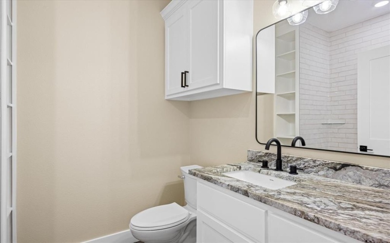 1411 Ridgeview Circle, Granbury, TX 76048, 3 Bedrooms Bedrooms, ,2 BathroomsBathrooms,Residential,For Sale,1411 Ridgeview Circle,0,21052693