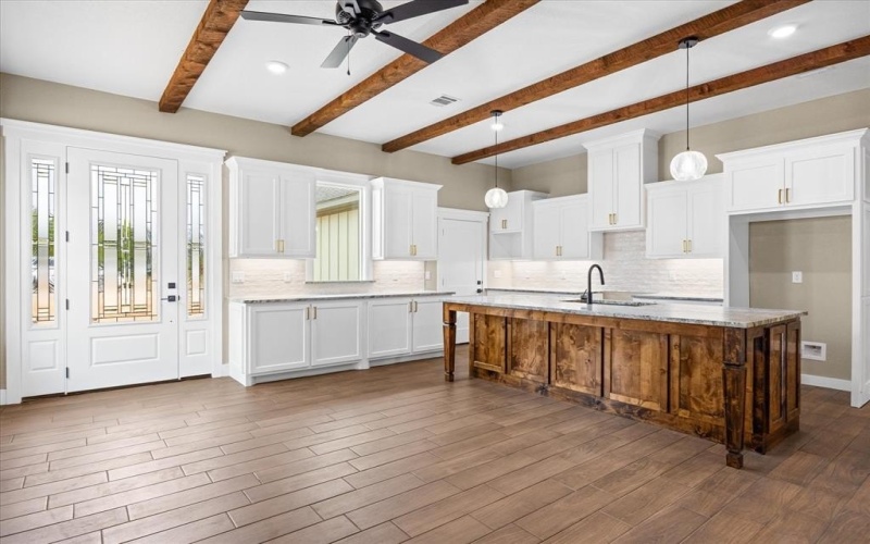 1411 Ridgeview Circle, Granbury, TX 76048, 3 Bedrooms Bedrooms, ,2 BathroomsBathrooms,Residential,For Sale,1411 Ridgeview Circle,0,21052693