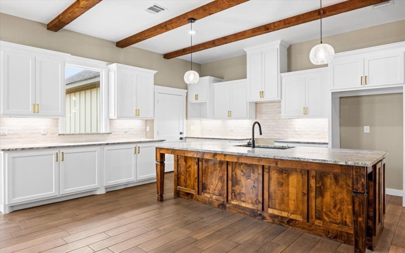 1411 Ridgeview Circle, Granbury, TX 76048, 3 Bedrooms Bedrooms, ,2 BathroomsBathrooms,Residential,For Sale,1411 Ridgeview Circle,0,21052693