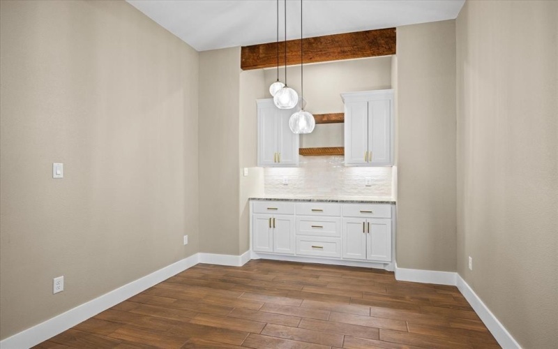 1411 Ridgeview Circle, Granbury, TX 76048, 3 Bedrooms Bedrooms, ,2 BathroomsBathrooms,Residential,For Sale,1411 Ridgeview Circle,0,21052693