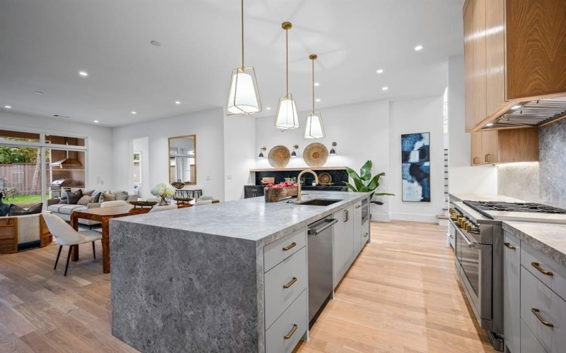 4807 W Hanover Avenue, Dallas, TX 75209, 4 Bedrooms Bedrooms, ,5 BathroomsBathrooms,Residential,For Sale,4807 W Hanover Avenue,0,21053593
