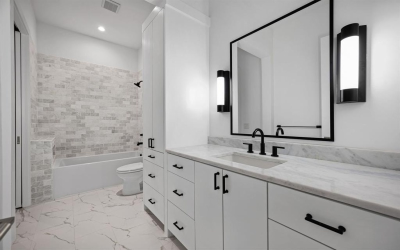 4807 W Hanover Avenue, Dallas, TX 75209, 4 Bedrooms Bedrooms, ,5 BathroomsBathrooms,Residential,For Sale,4807 W Hanover Avenue,0,21053593