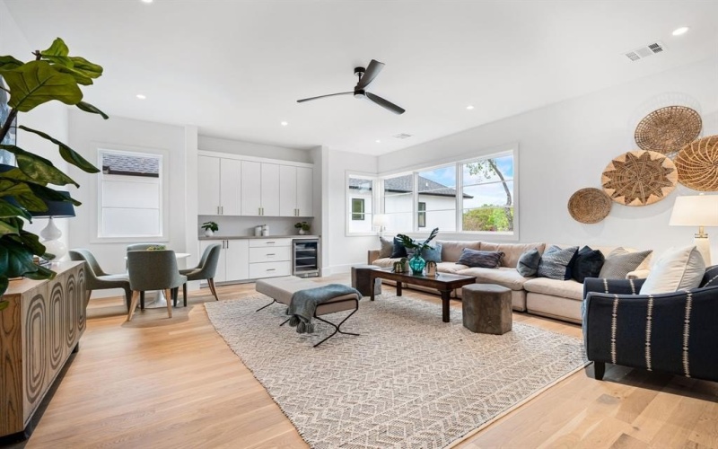 4807 W Hanover Avenue, Dallas, TX 75209, 4 Bedrooms Bedrooms, ,5 BathroomsBathrooms,Residential,For Sale,4807 W Hanover Avenue,0,21053593