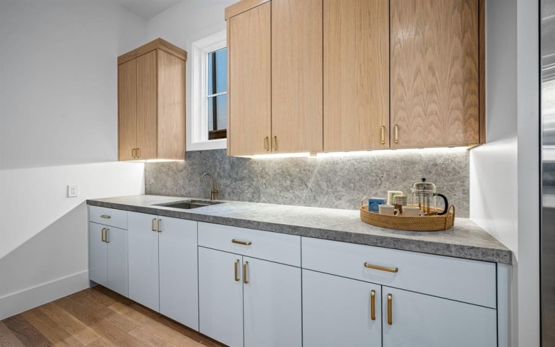 4807 W Hanover Avenue, Dallas, TX 75209, 4 Bedrooms Bedrooms, ,5 BathroomsBathrooms,Residential,For Sale,4807 W Hanover Avenue,0,21053593
