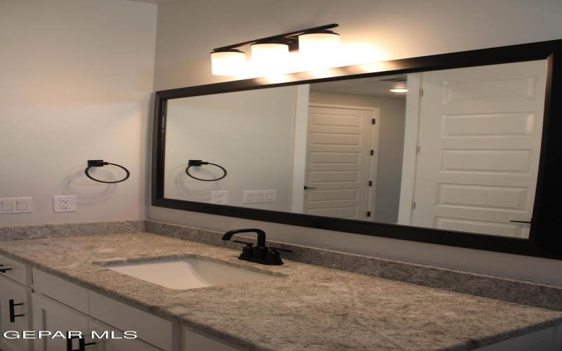 405 COLEFORD Lane, El Paso, TX 79928, 3 Habitaciones Habitaciones , ,2 BañosBaños,Residential,En Venta,405 COLEFORD Lane,917652
