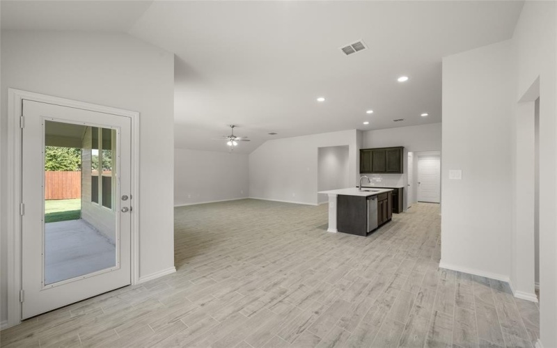 900 Granite, Azle, TX 76020, 4 Bedrooms Bedrooms, ,3 BathroomsBathrooms,Residential,For Sale,900 Granite,0,21053738