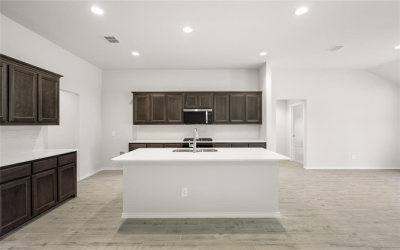 900 Granite, Azle, TX 76020, 4 Bedrooms Bedrooms, ,3 BathroomsBathrooms,Residential,For Sale,900 Granite,0,21053738